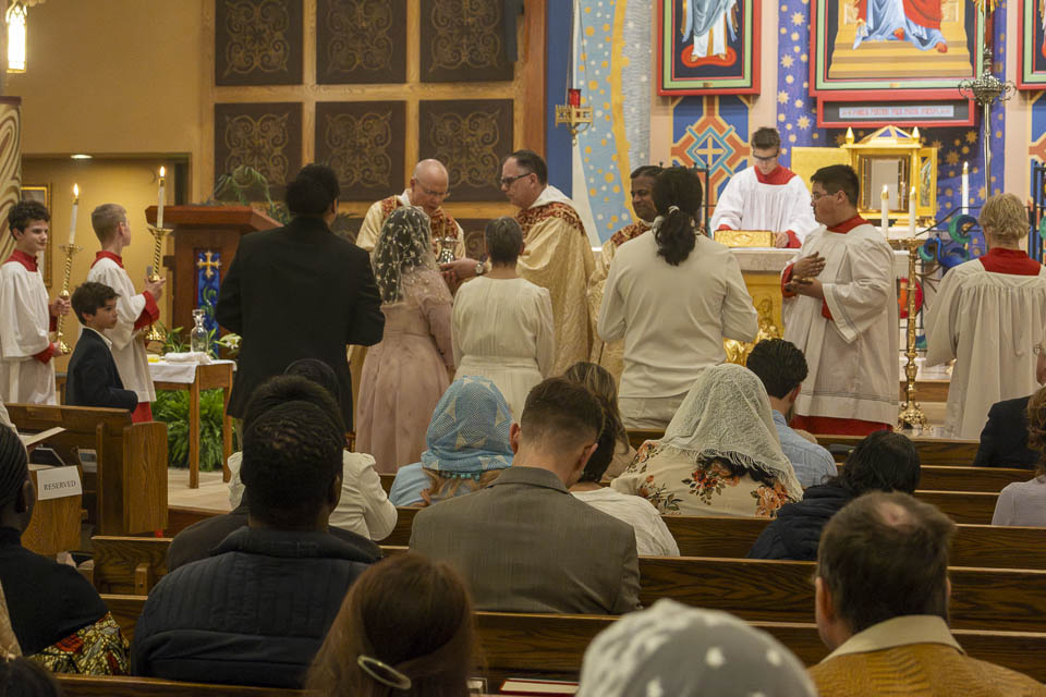 2026-StMary-EasterVigil (156 of 215).jpg